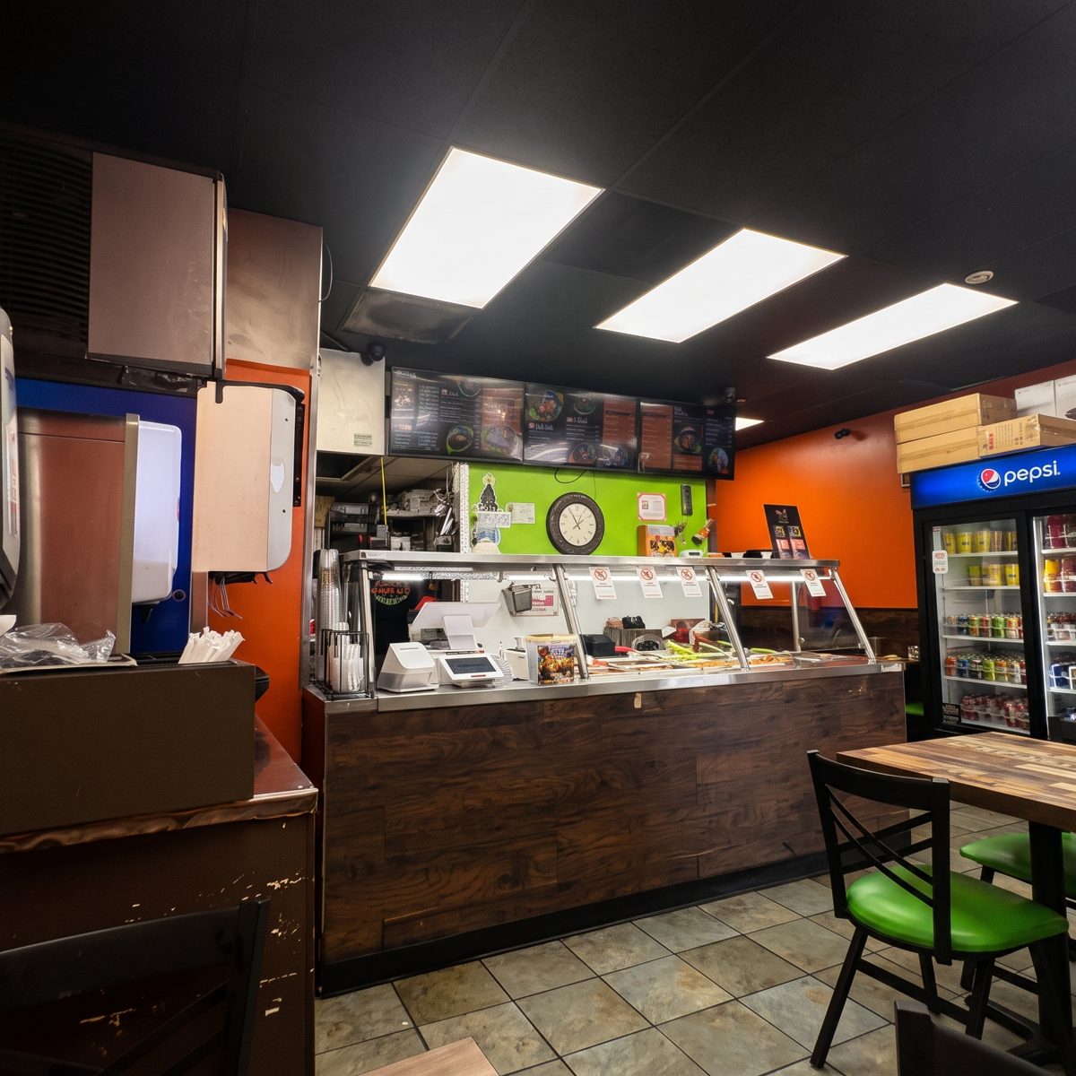 A Neighborhood Spot That Delivers